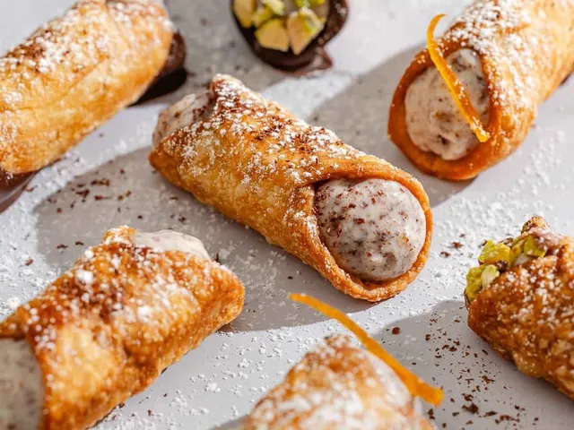 Cannoli dusted with powdered sugar